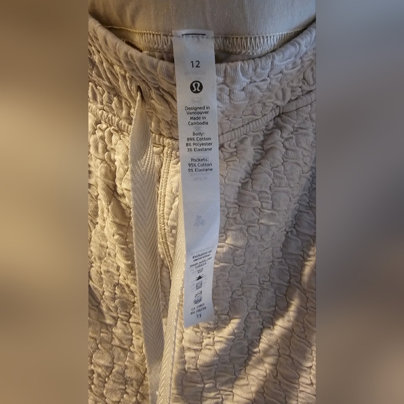 LULULEMON - Picture 3 of 3